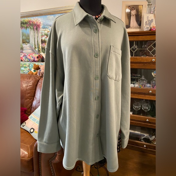 GAP Jackets & Blazers - GAP Button up fleece lined Shirt Jacket🩵